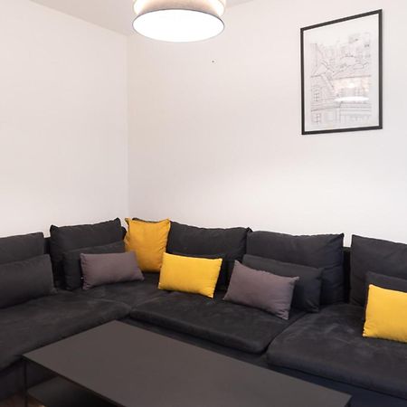 Spacious Apartment Near The Champs De Mars ปารีส ภายนอก รูปภาพ